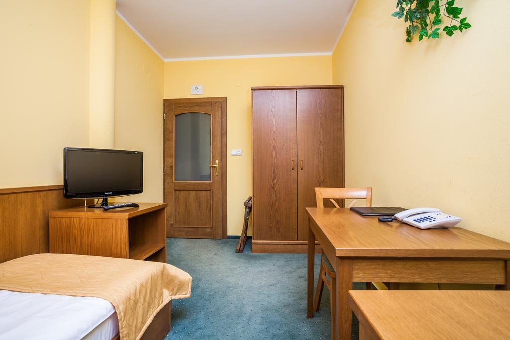 Hotel Jelínkova vila Velké Meziříčí Exterior foto