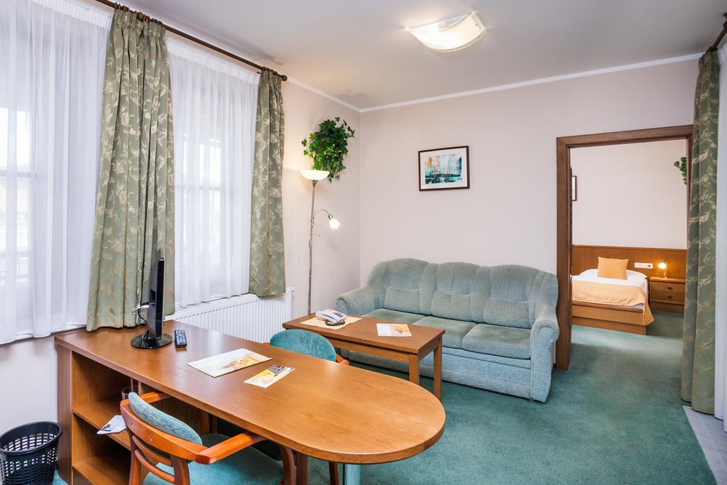 Hotel Jelínkova vila Velké Meziříčí Quarto foto