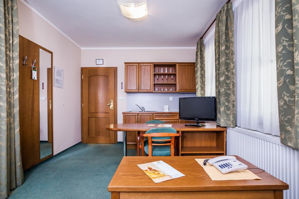 Hotel Jelínkova vila Velké Meziříčí Quarto foto