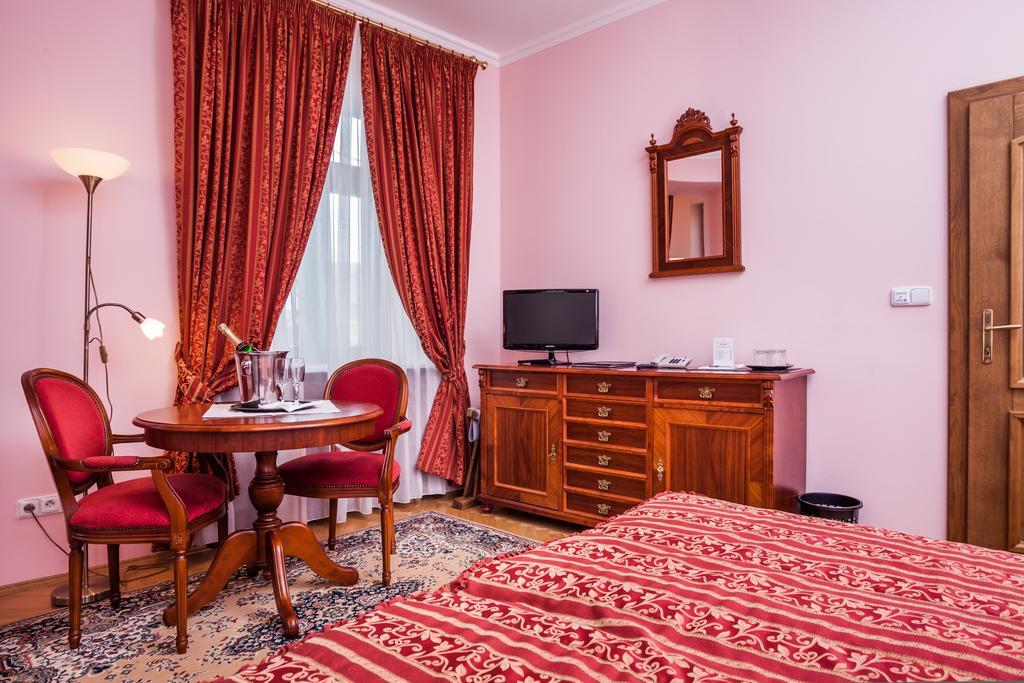Hotel Jelínkova vila Velké Meziříčí Quarto foto